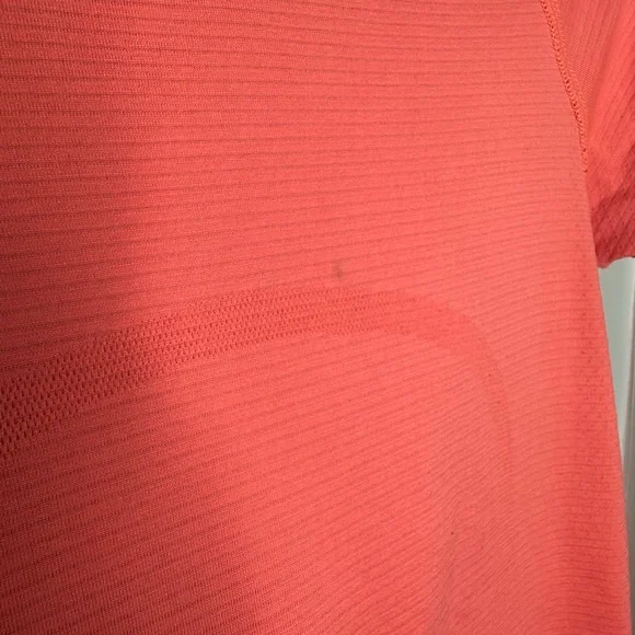 (4)LULULEMON Women's Tops - Picture 8 of 12